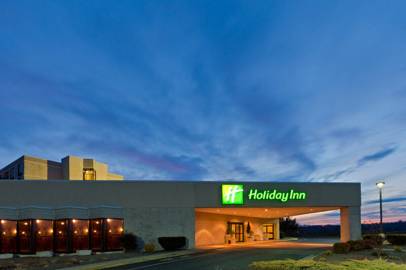 Holiday Inn Staunton Conference Center, An Ihg Hotel Exterior photo